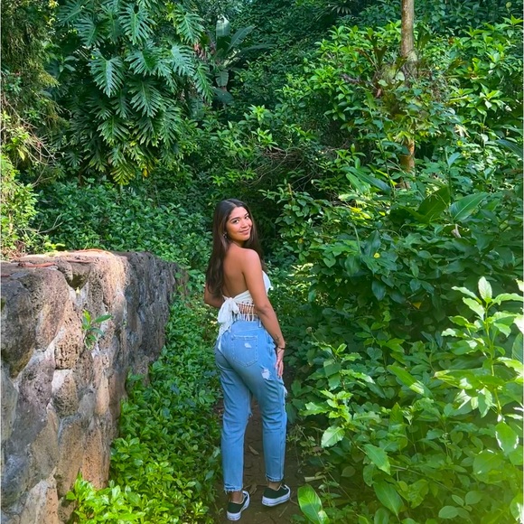 Meet your Posher, Stephanie - Picture 1 of 4